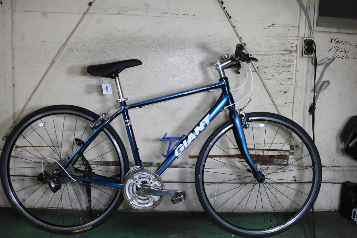 GIANT ESCAPE R3 700C アルミ 24速 500mm GREY色 ESCAPE R3 700C アルミ GIANT クロス 500mm クロスバイク 現行良品
