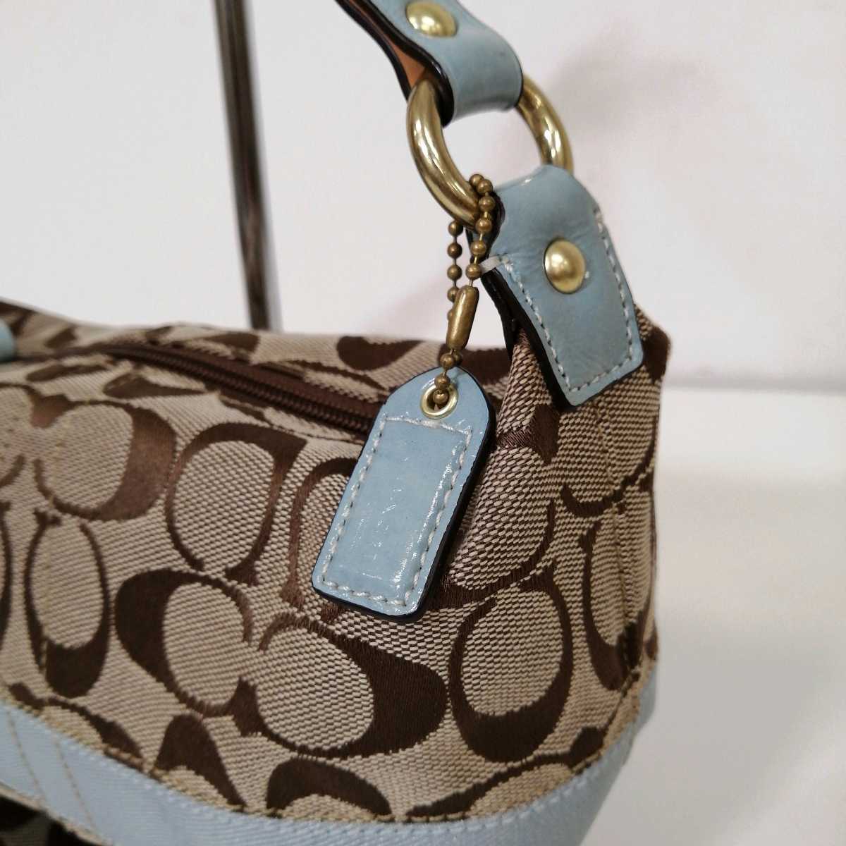 B ☆ ほぼ美品 / 高級感溢れる コーチ COACH シグネチャー 総柄 