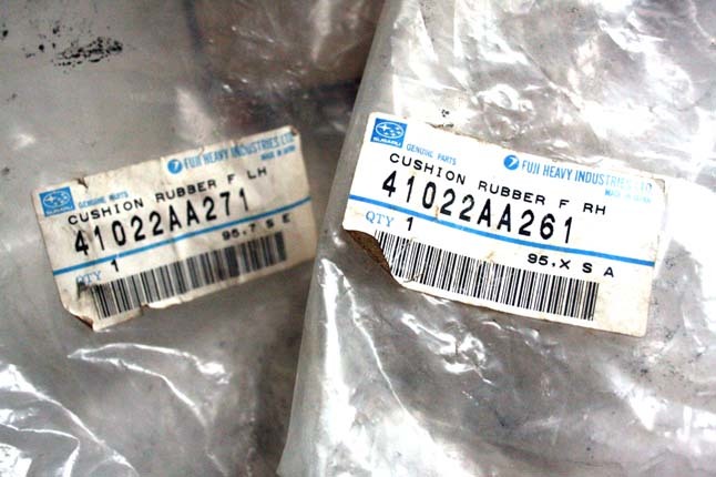 スバル純正新品クッションラバーPr 41022AA261 レガシィサンバー 