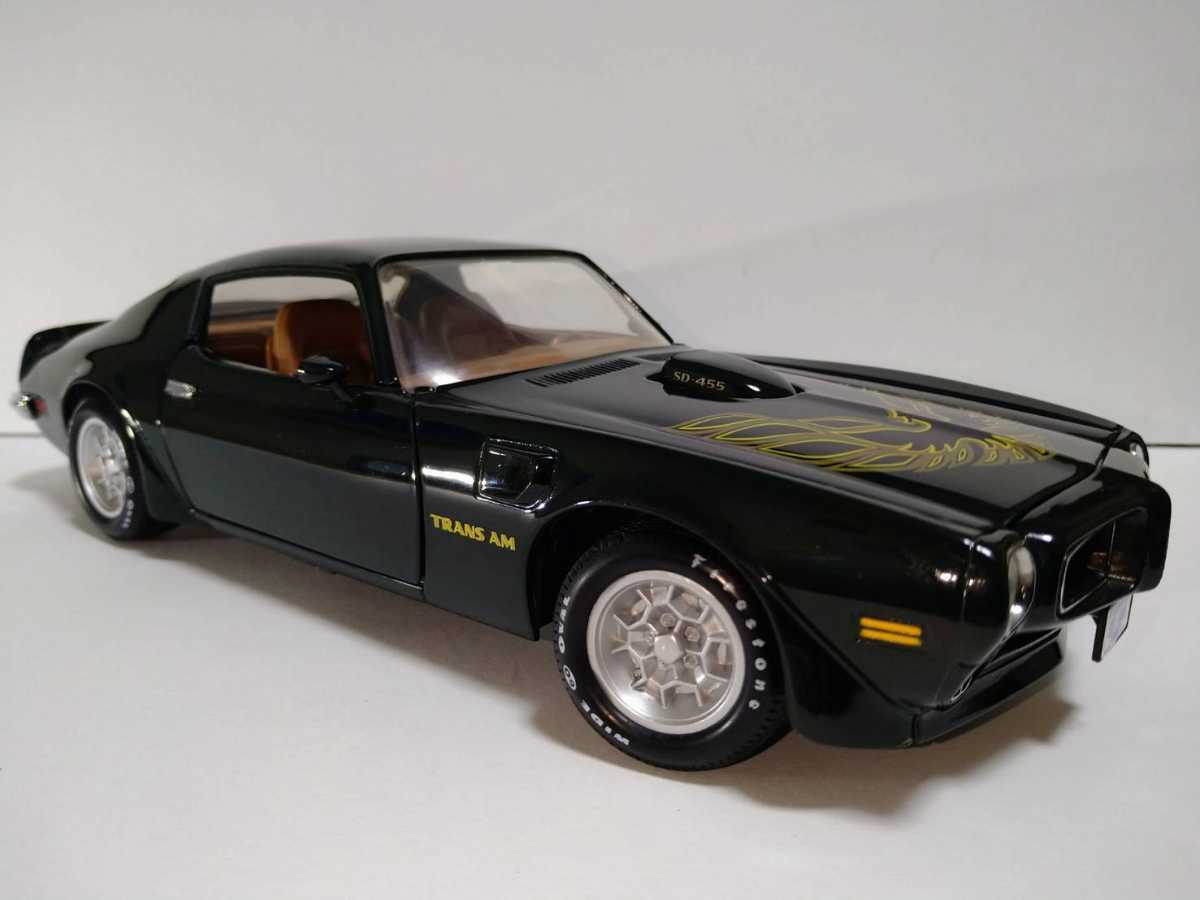 アーテル1/18　1973ファイアーバードトランザム　モスグリーン_1