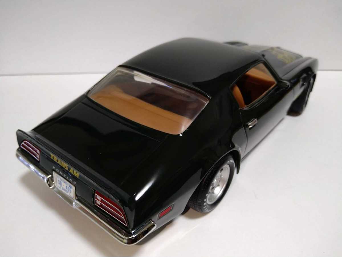 アーテル1/18　1973ファイアーバードトランザム　モスグリーン_4