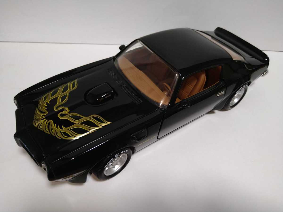 アーテル1/18　1973ファイアーバードトランザム　モスグリーン_7