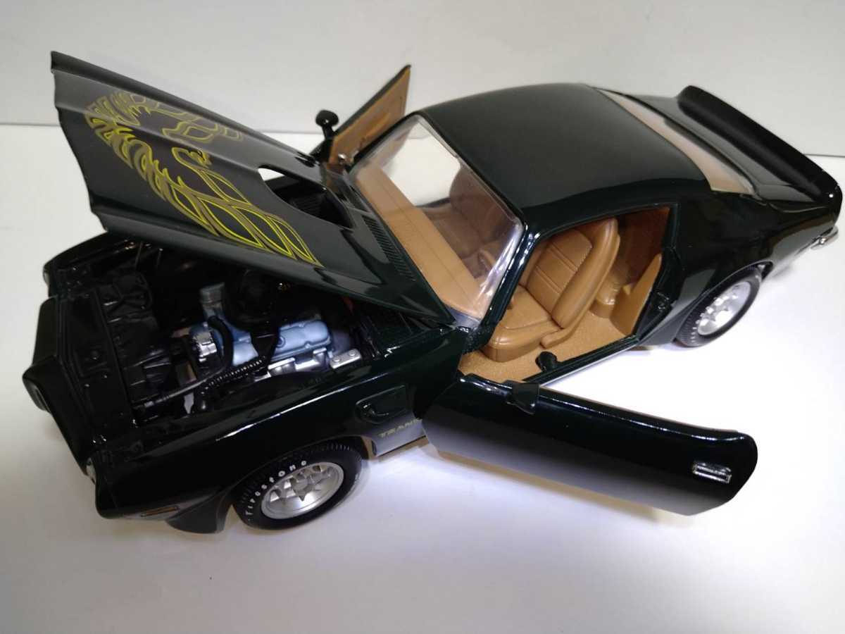 アーテル1/18　1973ファイアーバードトランザム　モスグリーン_8