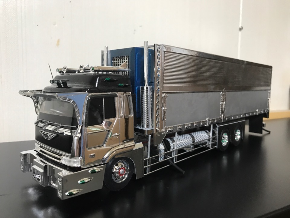 デコトラ | 気分転換 デコトラプラモデル制作2トン‼️ - decotora1221
