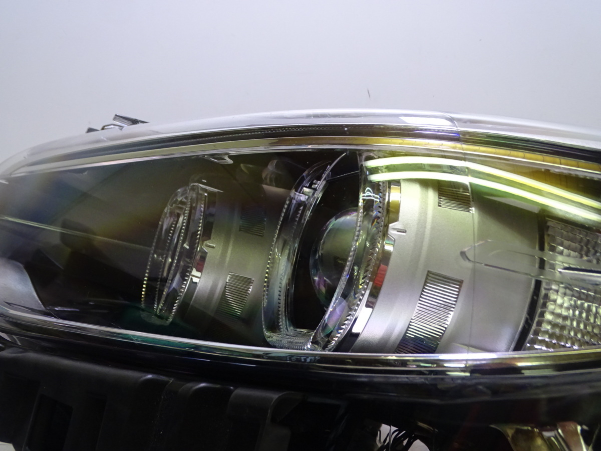 K0981vc BMW 純正2シリーズ F22 クーペ F23 カブリオレ F87 M2 左 キセノンヘッドライト ユニット 63117304469 良品 (63117304467)