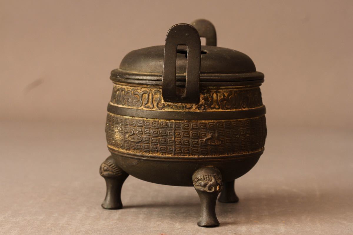 八福】 時代古作 古銅造 青銅香炉 三足香炉 獅子（狻猊）鈕 獣耳 香炉