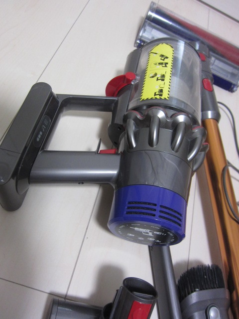 Dyson V10 Cyclone Fluffy | ダイソン コードレス掃除機 FF 掃除機