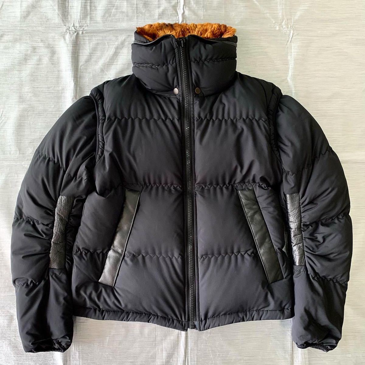 ISSEY MIYAKE ダウンジャケット 黒 レザー ポケット付き ISSEY MIYAKE ダウンジャケット 黒 レザー ポケット付き