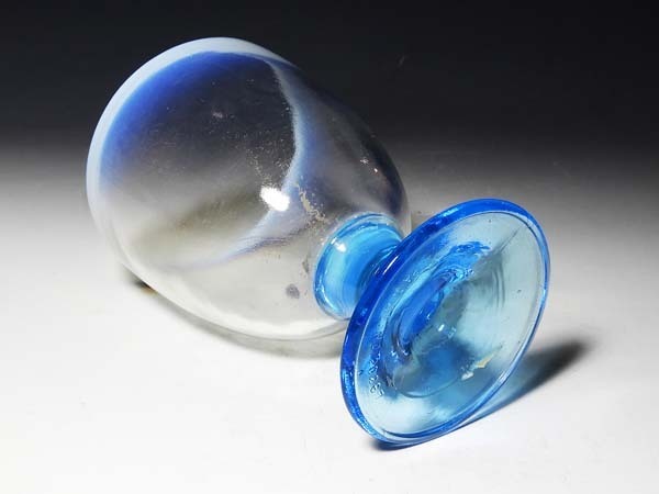 青足 氷コップ 乳白 明治大正ガラス 青白 関西初荷7 碗形 蝶文