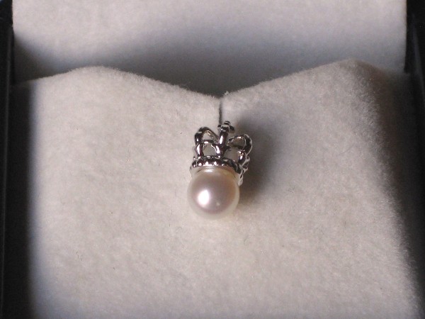 TASAKI　田崎真珠　小さなティアラのピンブローチ♪　王冠_1