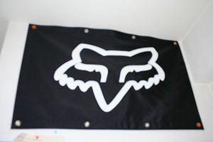 ＦＯＸ　ＲＡＣＩＮＧ旗　貴重品_1