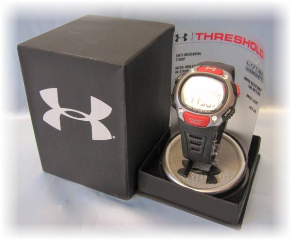 □ 日本未発売！UNDER ARMOUR アンダーアーマーデジタル腕時計 