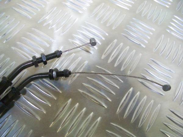 KTM　640LC4 SM　純正スロットルワイヤーセット　中古_2