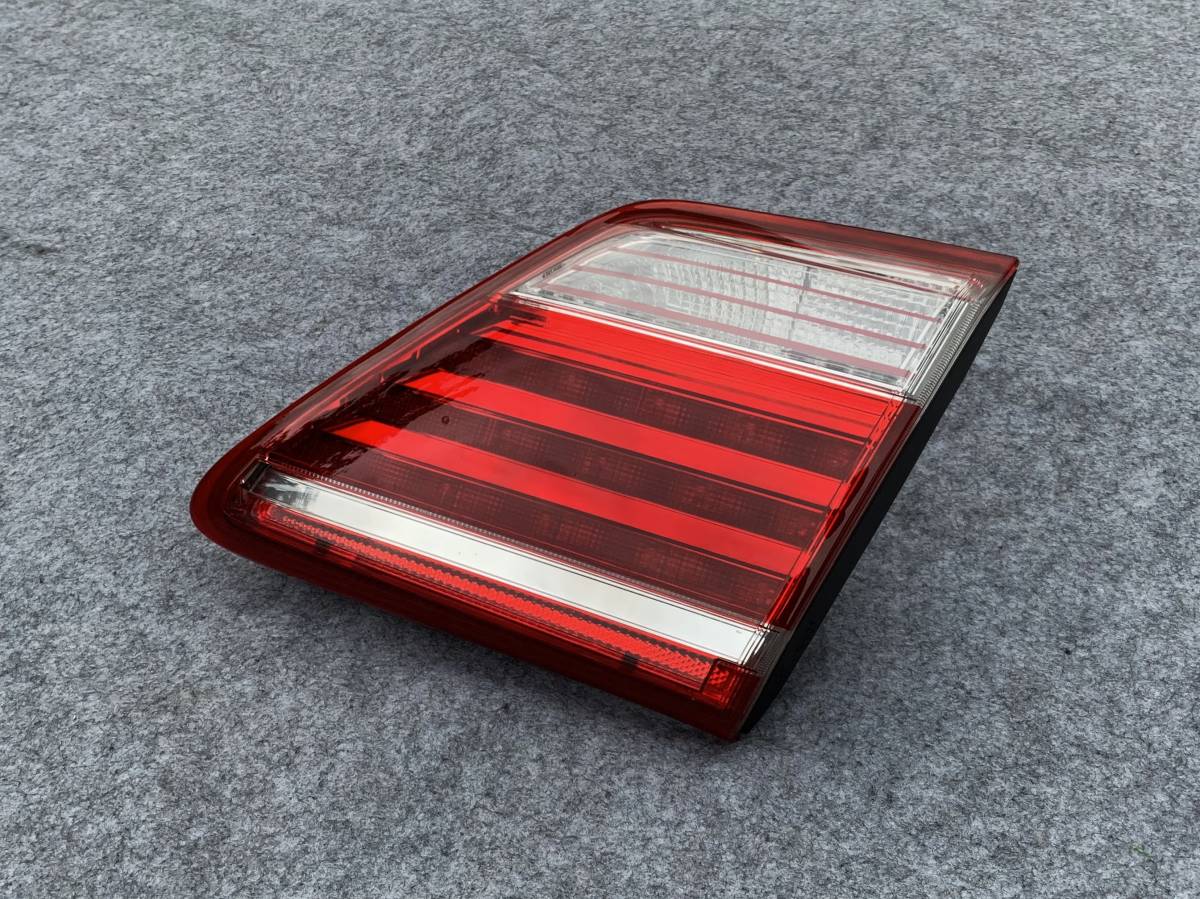 クラウン GRS200系□後期 ロイヤル 純正 LEDテールランプ 右内側