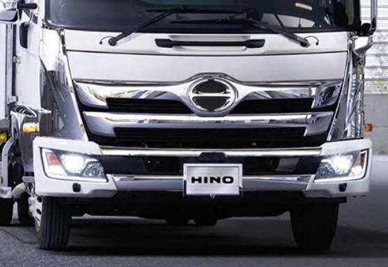 新品即納！日野 17レンジャー 標準 メッキ フロントバンパー スポイラー付きタイプ 4分割セット デコトラ H0012D フロントバンパー 日野 メッキ 標準 17レンジャー