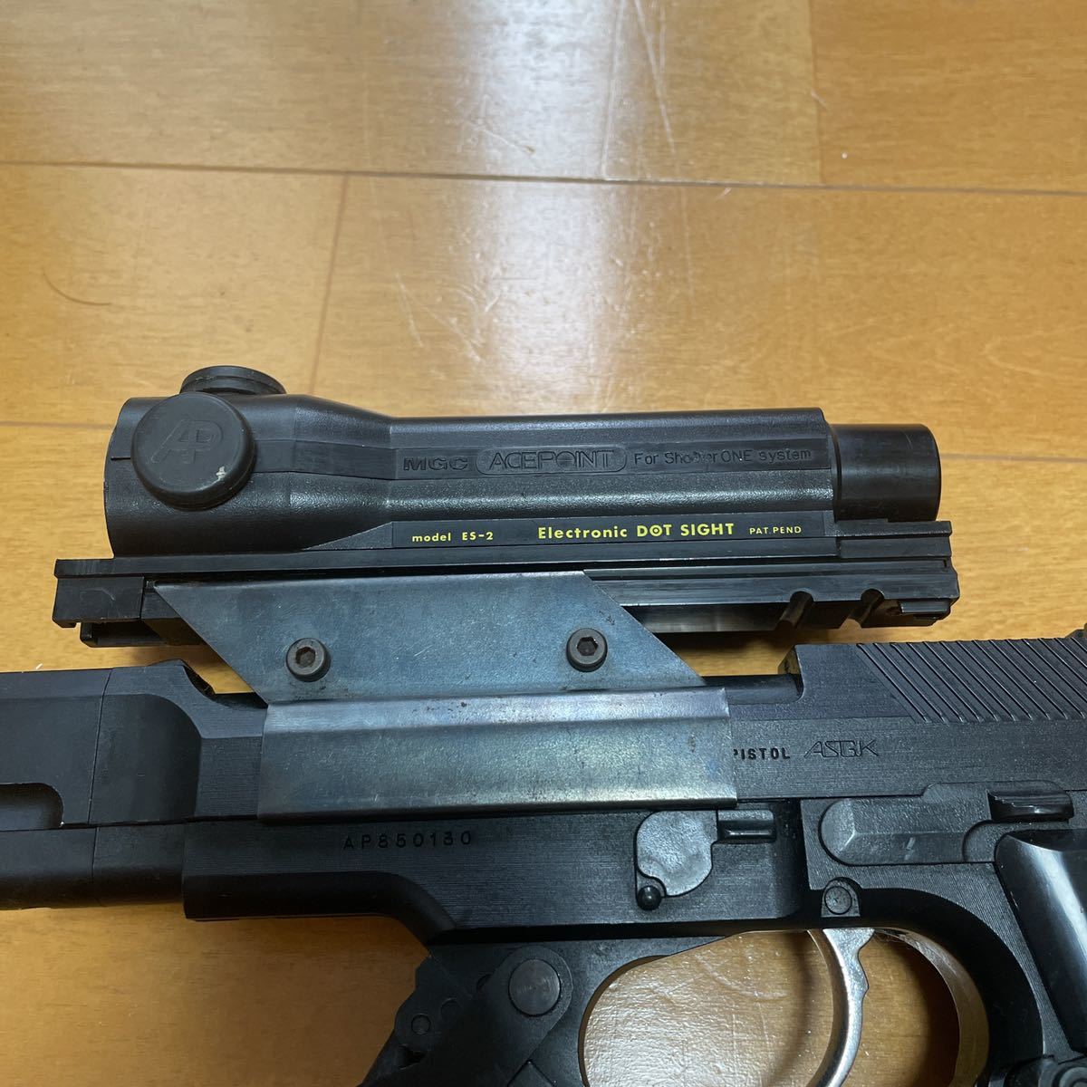 MGC MODEL 93R-AP ドットサイト付き
