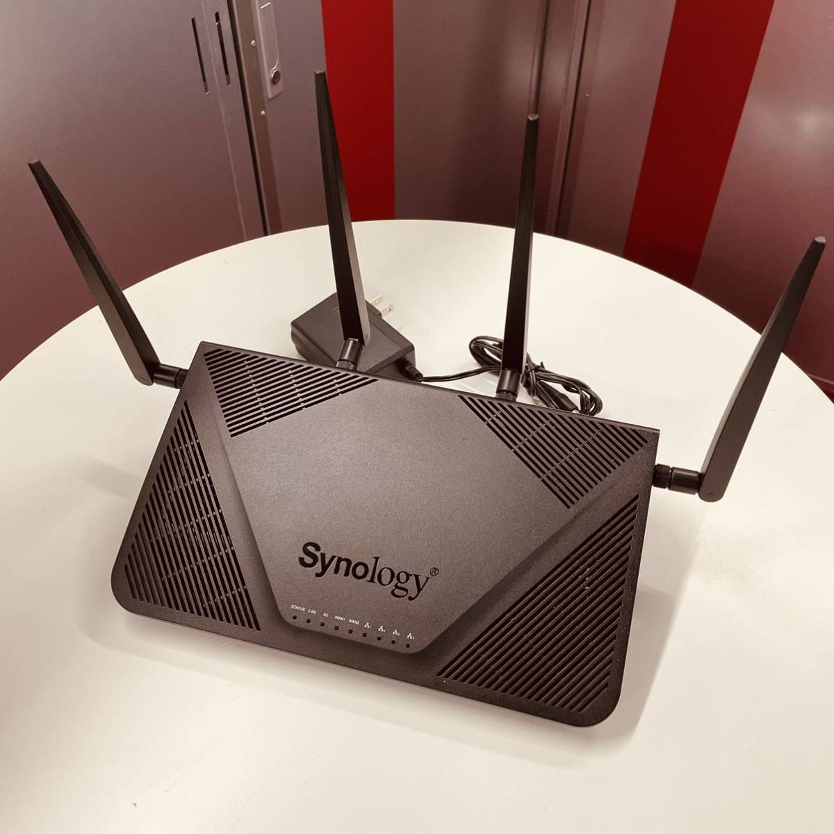 Synology 無線ルーター 800Mbps + 1，733Mbps(11a/b/g/n/ac対応) 高セキュリティ VPN Plus対応 RT2600ac