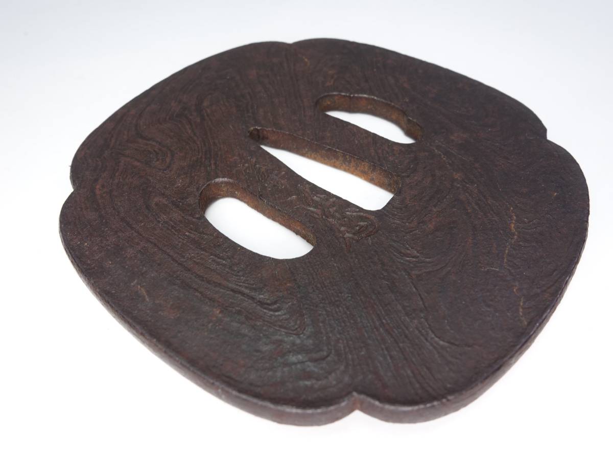 新作登場，安い】 【鍔】 鉄地木瓜形鍔 在銘 77×72mm 重量：137g