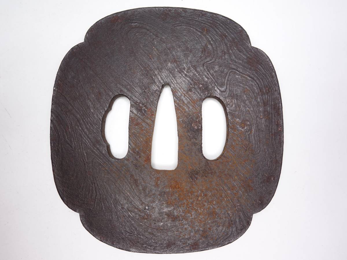 新作登場，安い】 【鍔】 鉄地木瓜形鍔 在銘 77×72mm 重量：137g