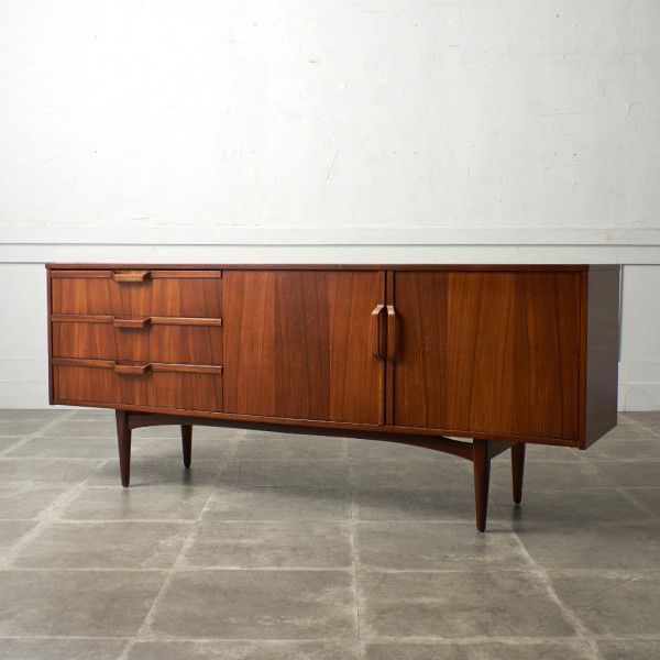 大人気，SALE IZ50479I 英国 Elliotts of Newbury ヴィンテージ サイドボード 北欧 モダン スタイル W185cm リビングボード 脚付き イギリス ビンテージ(サイドボード)｜売買されたオークション情報、yahooの商品情報 サイドボード