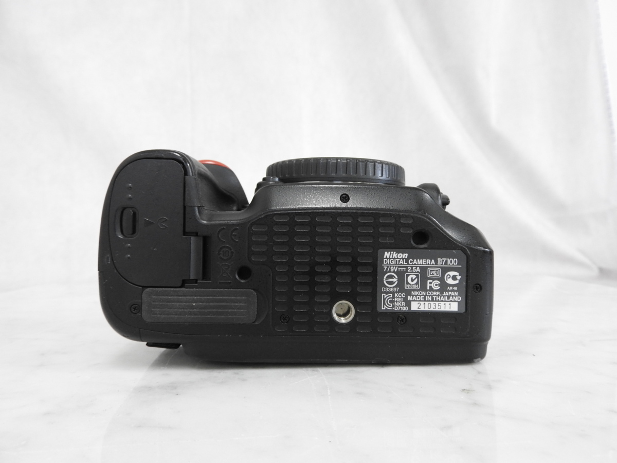ニコン D7100　ボディのみ　箱無し Nikon ニコン D7100 ボディのみ デジタル一眼レフカメラ 箱入り ☆中古
