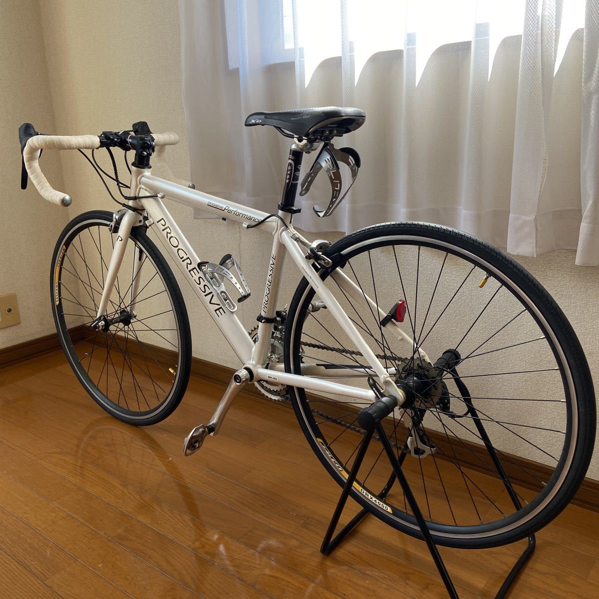 歳末処分価格！使用浅！ロードバイク6段変速　26インチ 手渡しのみ対応！ 自転車 歳末処分価格！使用浅！ロードバイク6段変速 26インチ 手渡しのみ