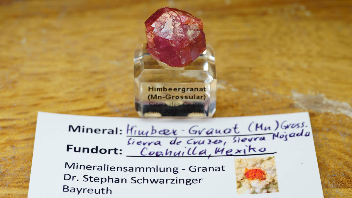 メキシコ産 メキシコ産ラズベリーガーネット⁄Grossular(灰礬柘榴石
