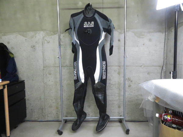 高品質　SAS エスエーエス　ウェットスーツ SAS エスエーエス SIGNALIZER ドライスーツ 着丈 約146cm ブーツ L 約