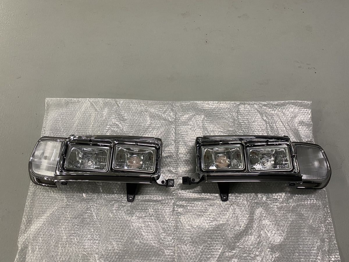 希少 ランクル80 角目 輸出用ヘッドライト メッキ　角目4灯 新品未使用 売り切り FZJ80G HDJ81V HZJ81V TOYOTA 左右セット 送料無料