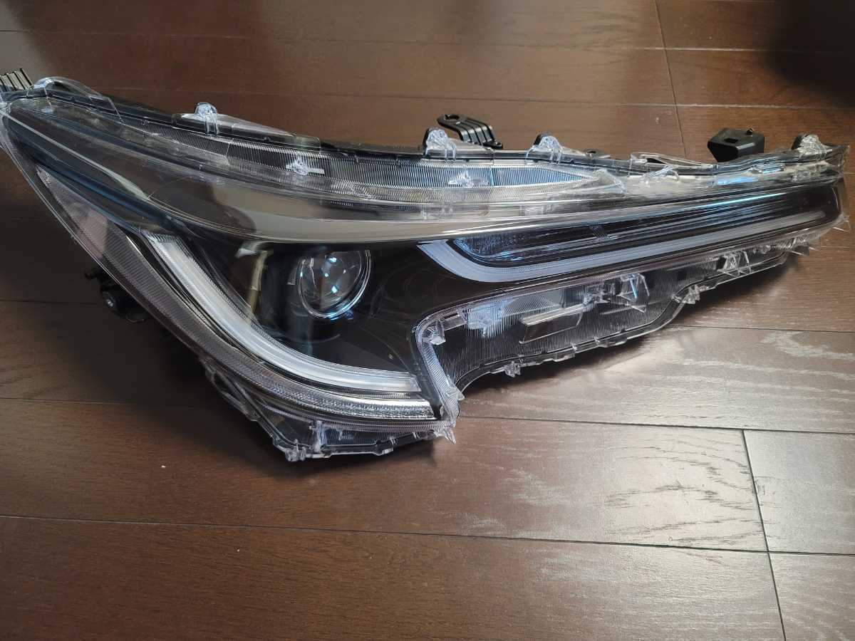 トヨタ カローラツーリング LED右ヘッドライト 【公式通販】
