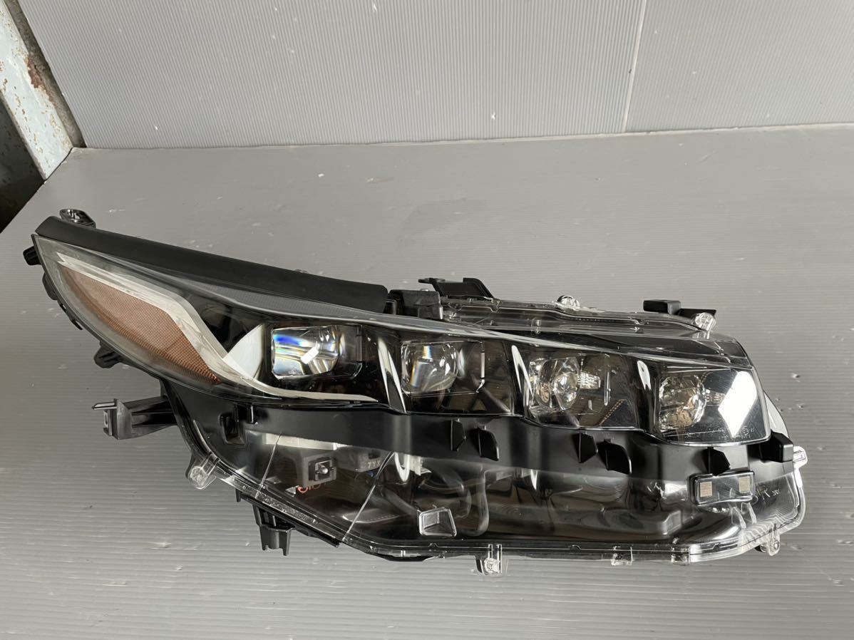 TOYOTA プリウスPHV ZVW52 純正右LEDヘッドライト（koito47-91）