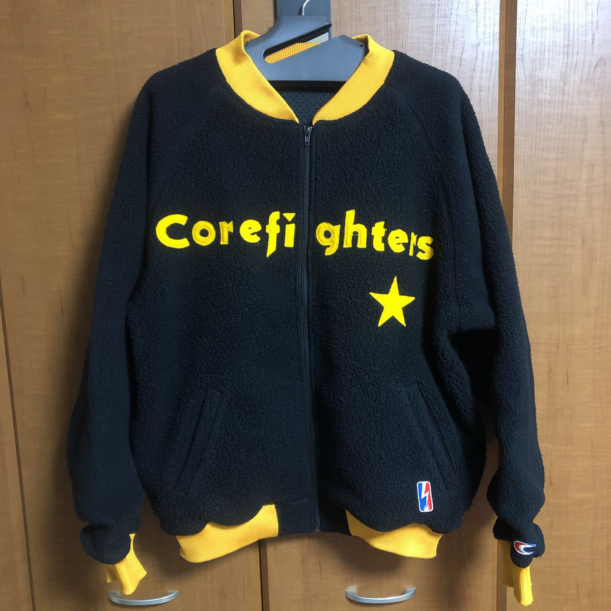 全国無料，格安 corefighter ボアジャケット L ブラック&times;イエロー コアファイター(Lサイズ)｜売買されたオークション情報、yahooの商品情報をアーカイブ公開 - オークファン ジャンパー、ブルゾン一般