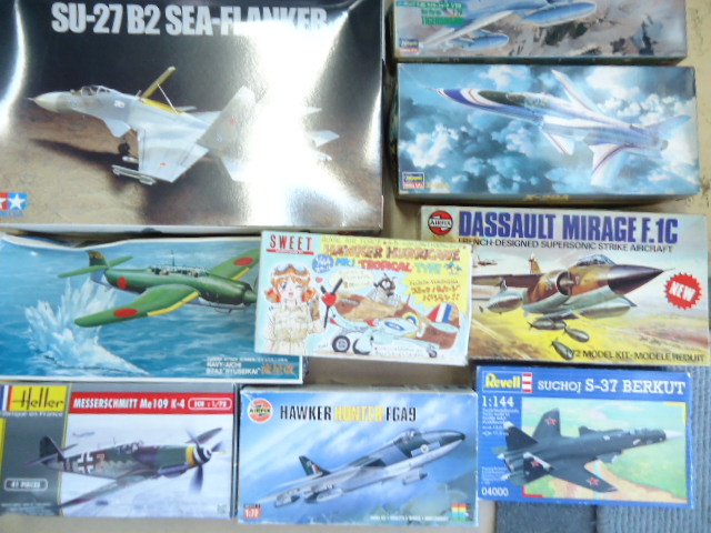 プラモデル ハセガワ タミヤ 戦車 軍用機 飛行機 20点まとめて出品 戦闘機 セット 1⁄72 まとめて 1⁄35 タミヤ、ハセガワ等 軍用車 送料無料 ジェット機