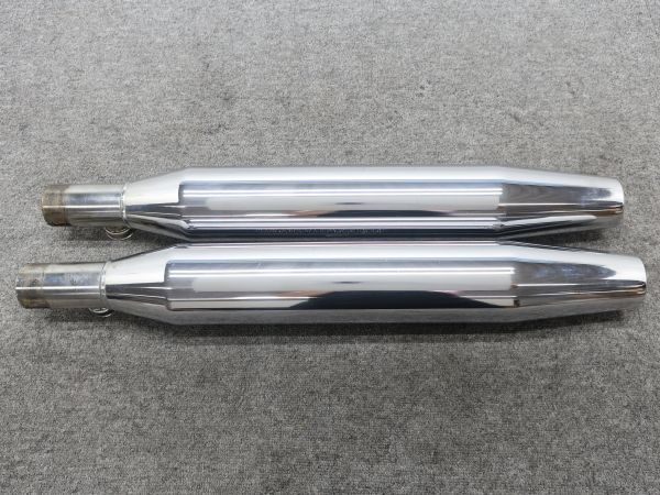 ソフテイル - 得 車・バイク・自転車 スチール 公式 ソフテイル TC88 ～06 北米？マフラー スリップオン 65413-00 ◆返品可 ●120サイズ T080404G T10G 63