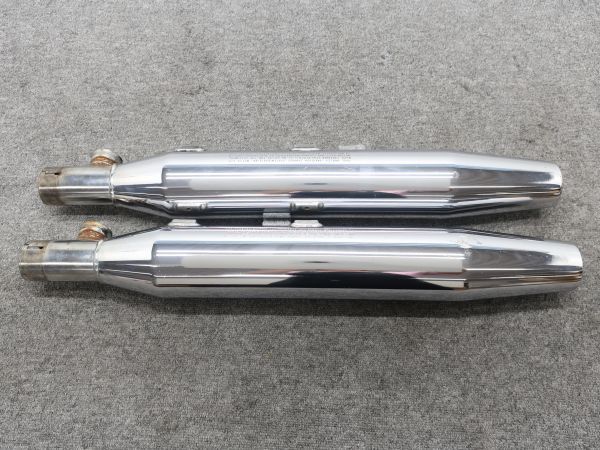 ソフテイル - 得 車・バイク・自転車 スチール 公式 ソフテイル TC88 ～06 北米？マフラー スリップオン 65413-00 ◆返品可 ●120サイズ T080404G T10G 63