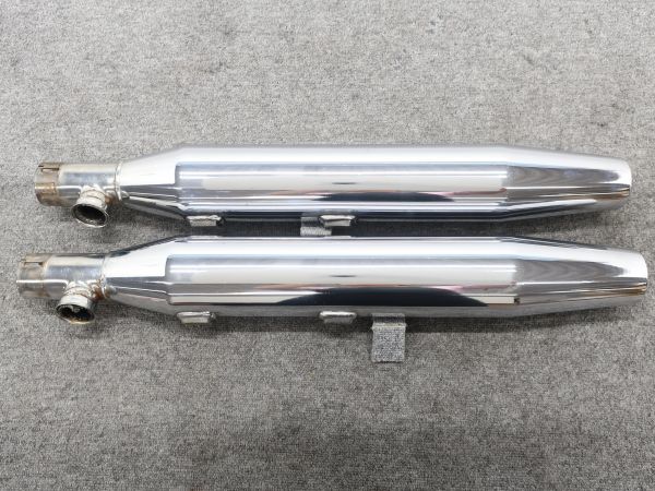 ソフテイル - 得 車・バイク・自転車 スチール 公式 ソフテイル TC88 ～06 北米？マフラー スリップオン 65413-00 ◆返品可 ●120サイズ T080404G T10G 63