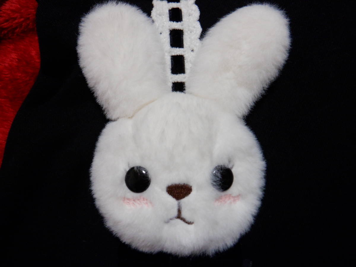 ◆シャーリーテンプル◆100◆トドラー◆うさぎモチーフ付きワンピース◆クロ◆大人気可愛い裏起毛ワンピ◆新品タグ付き◆ShirleyTemple◆ シャーリーテンプル ◇シャーリーテンプル◇うさ耳ケープ◇めちゃ可愛い◇トドラー◇S◇100 うさぎぬいぐるみプリント ワンピース ボアうさぎ うさぎマフラー