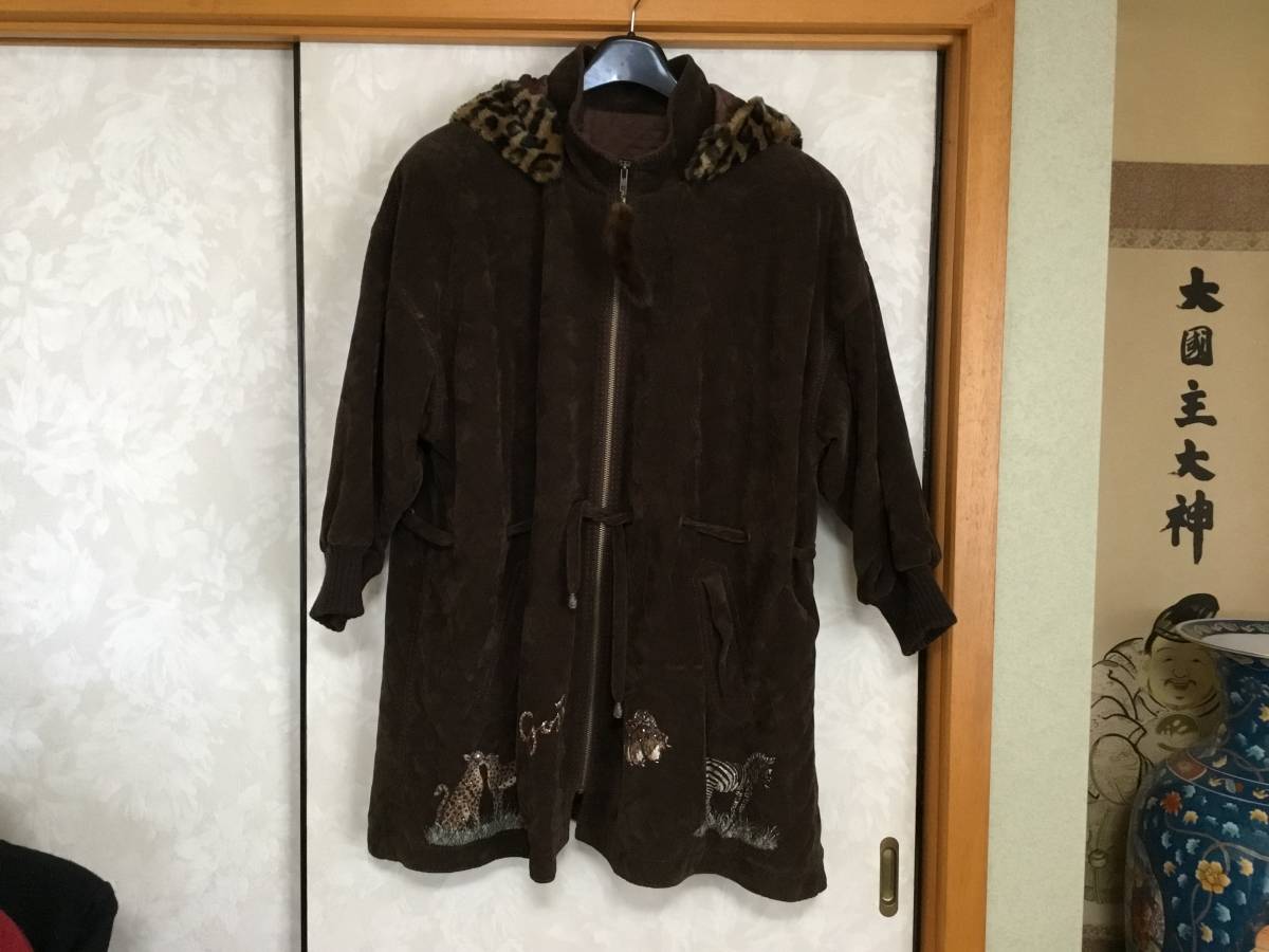 伊太利屋 動物が沢山 な コート 11号 伊太利屋 動物刺繍付きグレーコート