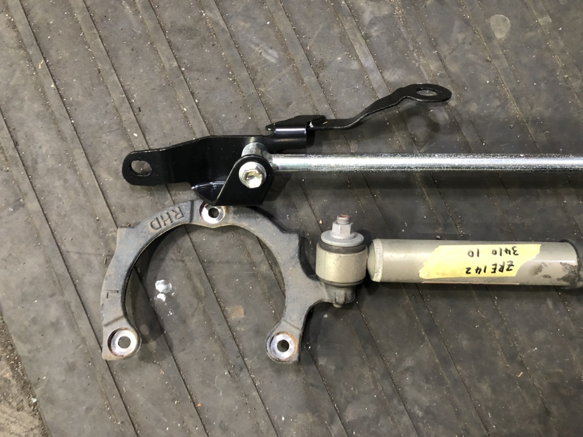 カローラフィールダー ZRE142 パフォーマンスダンパー タワーバー