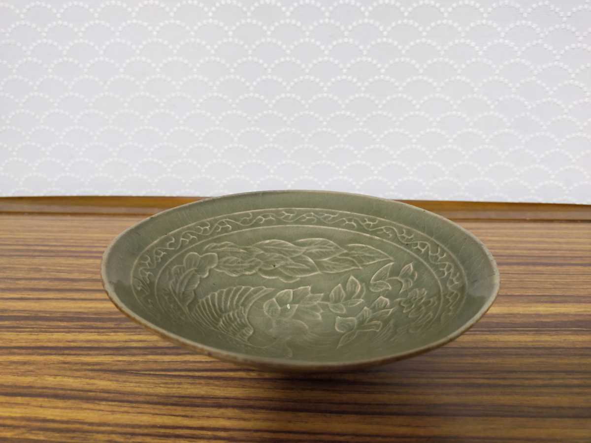 古物 青磁 鳳凰唐草図彫刻紋様 鉢 文化遺産オンライン 青磁鳳凰唐草文輪