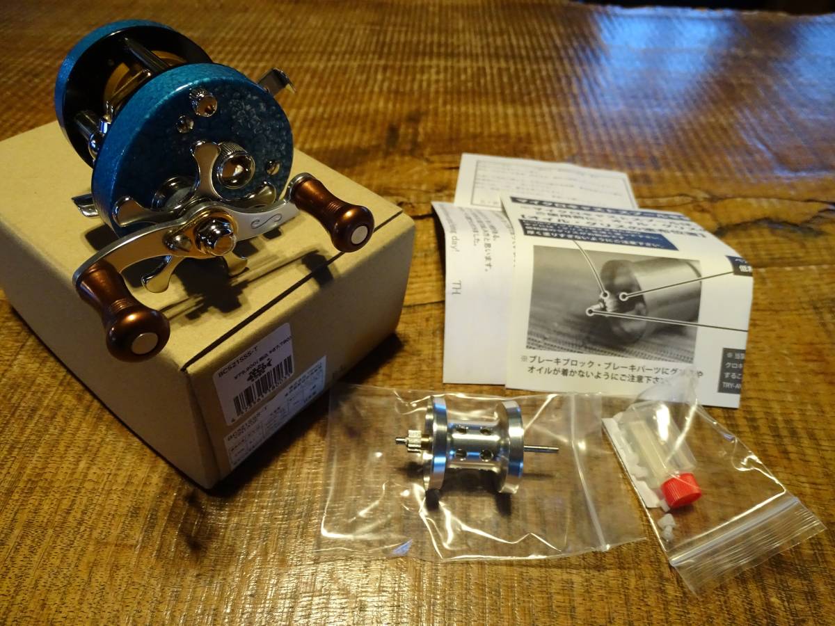 五十鈴　TRY-ANGLE　トライアングル・BC521SSS-T　(左ハンドル)　ブルーハンマートーン　