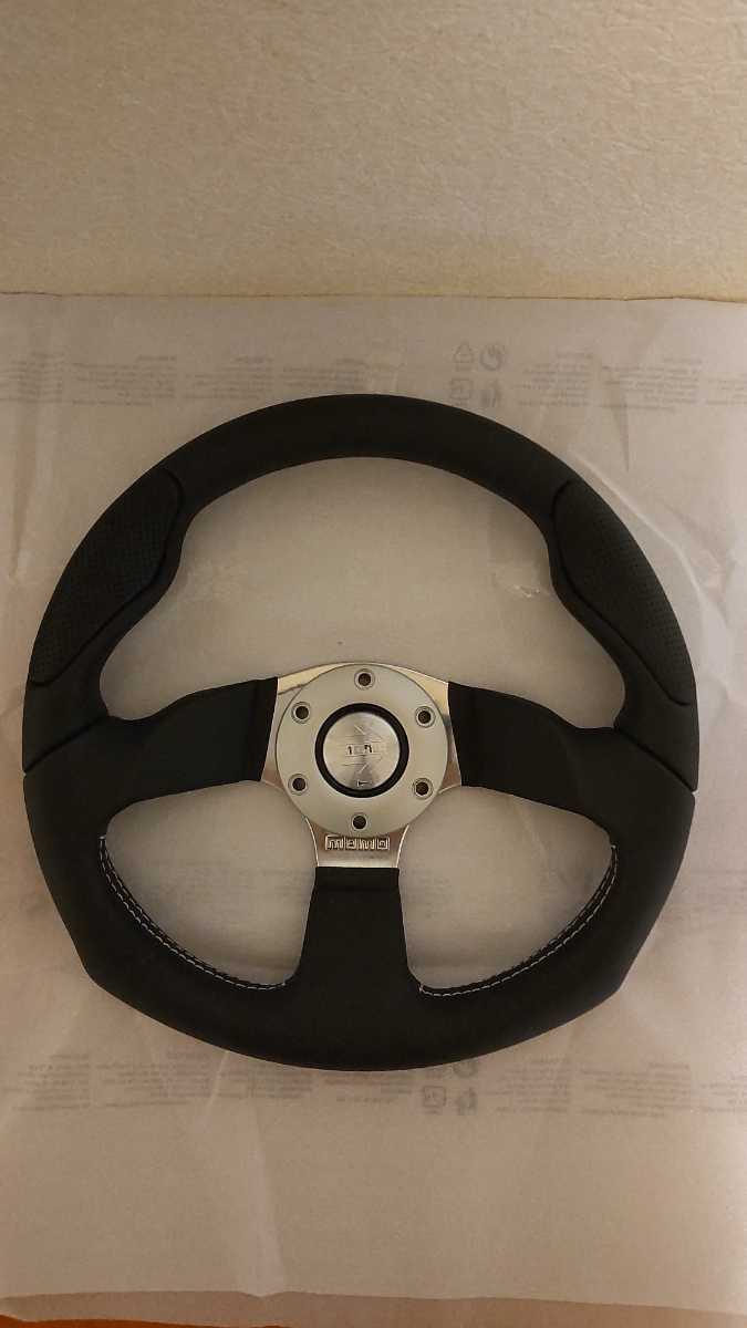 momo モモ コマンド2R 32パイ COMMANDO 2R