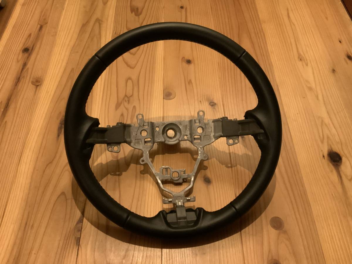 【豊富な，お買い得】 新型ジムニー JB64/JB74 純正ステアリング 本革 ジャンク品(ステアリング、ハンドル本体)｜売買されたオークション情報、yahooの商品情報をアーカイブ公開 - オークファン スズキ用