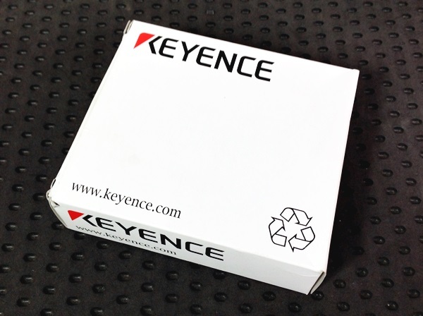●【AH-2930】未使用品 KEYENCE キーエンス 汎用タイプデジタルレーザセンサ センサヘッド 透過型・エリアタイプ LV-NH100