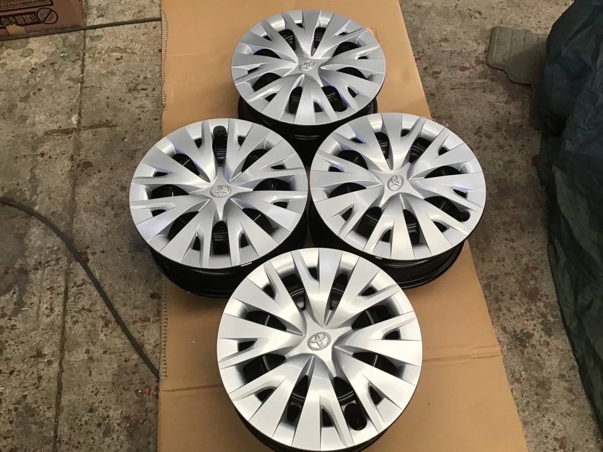 ヤリス スチールホイールとホイールキャップ4本セット　新車外し　送料込み！ トヨタ ヤリス 新車外し 15インチ 鉄ホイール ホイールキャップ付 4本
