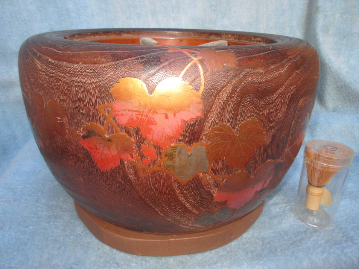 桐火鉢 天然木 少し大きい火鉢 桐 紅葉模様 蒔絵、灰、五徳付き 青い毛布