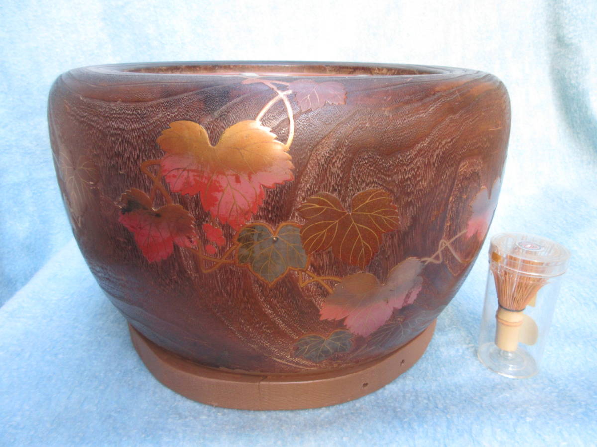 桐火鉢 天然木 少し大きい火鉢 桐 紅葉模様 蒔絵、灰、五徳付き 青い毛布