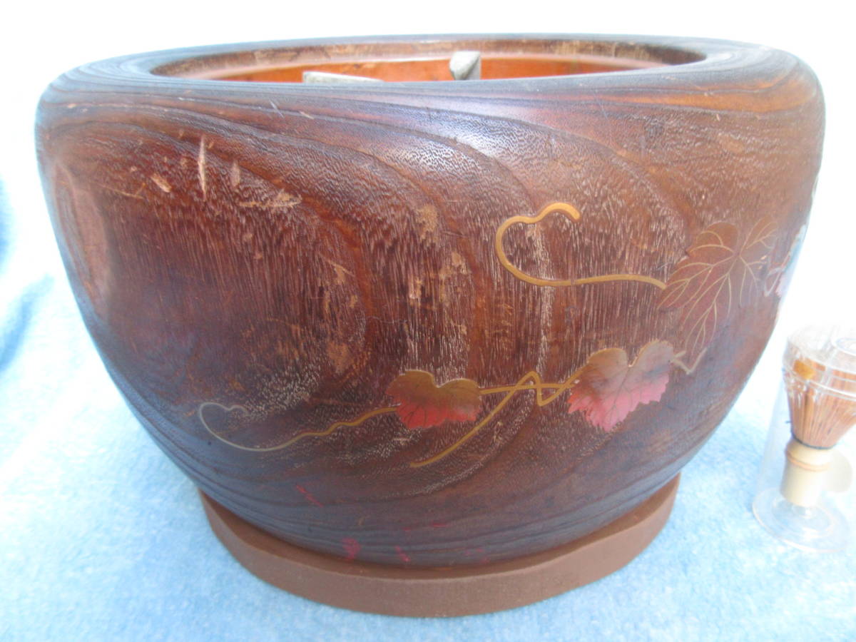 桐火鉢 天然木 少し大きい火鉢 桐 紅葉模様 蒔絵、灰、五徳付き 青い毛布