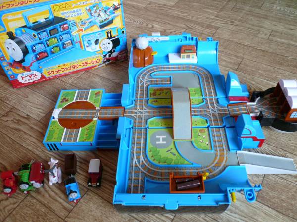 トーマス☆ポケットファンタジーステーション☆中古(きかんしゃ