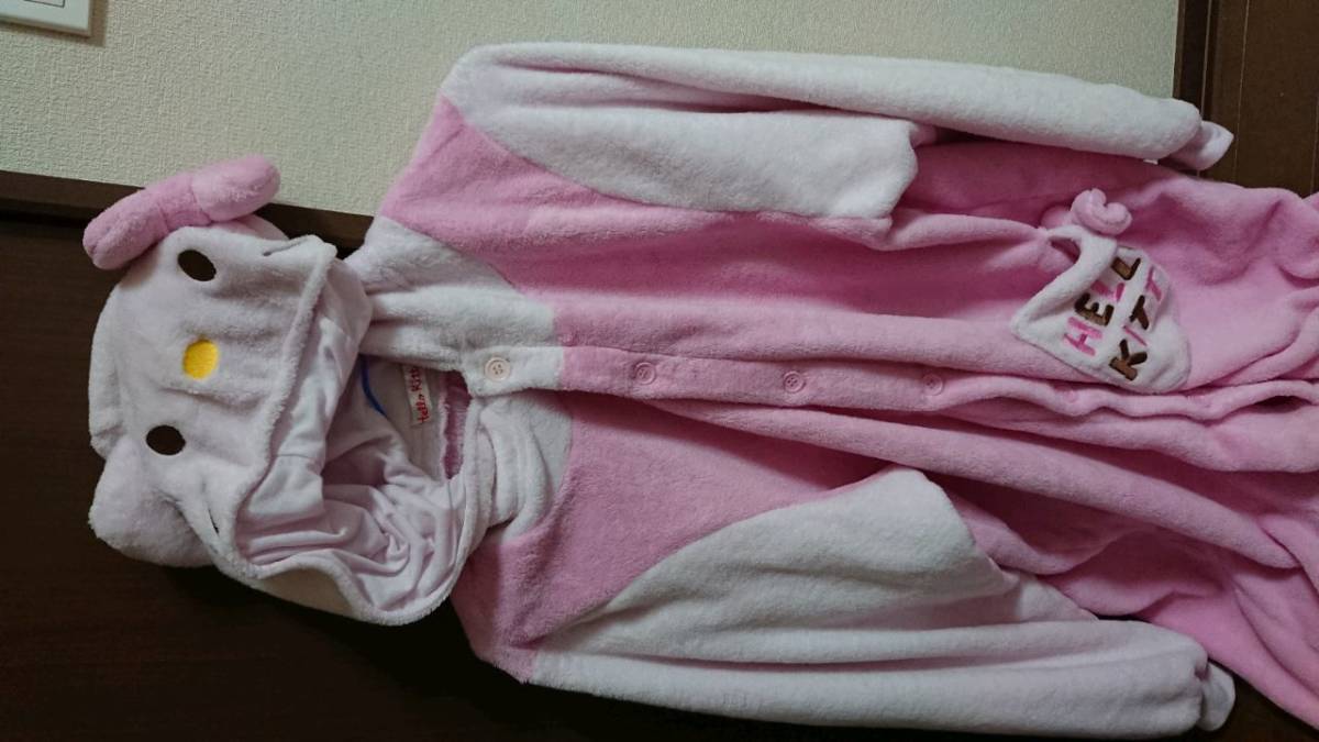 ハローキティ　着ぐるみ　パジャマ しんちゃんお気に入りのパジャマで双子コーデ！ 「ハローキティ×クレヨンしんちゃん」コラボシリーズが発売 | 超！アニメディア